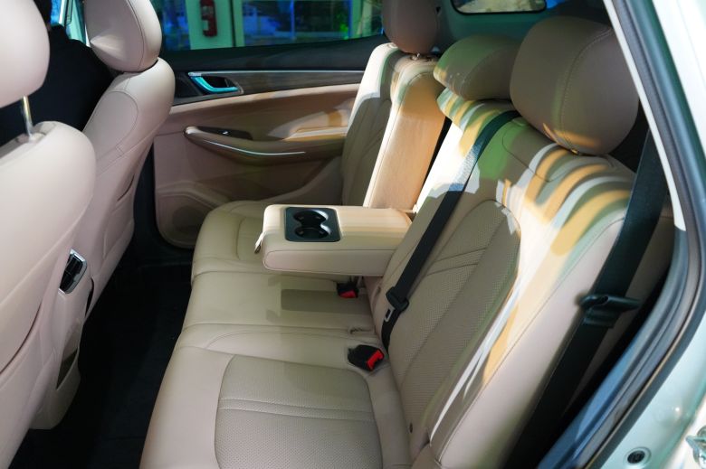 NIMR lance le SUV hybride rechargeable DFSK E5 PHEV et l'utilitaire électrique EC75 en Tunisie