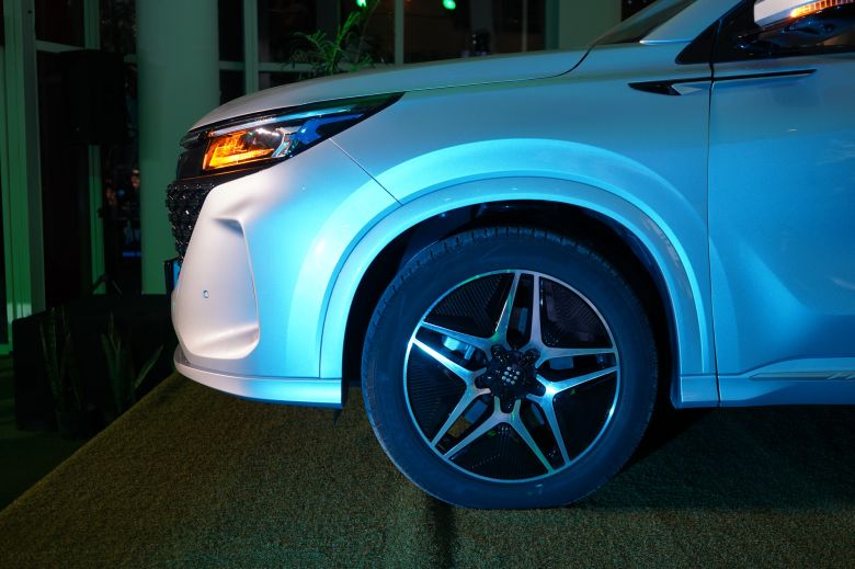 NIMR lance le SUV hybride rechargeable DFSK E5 PHEV et l'utilitaire électrique EC75 en Tunisie