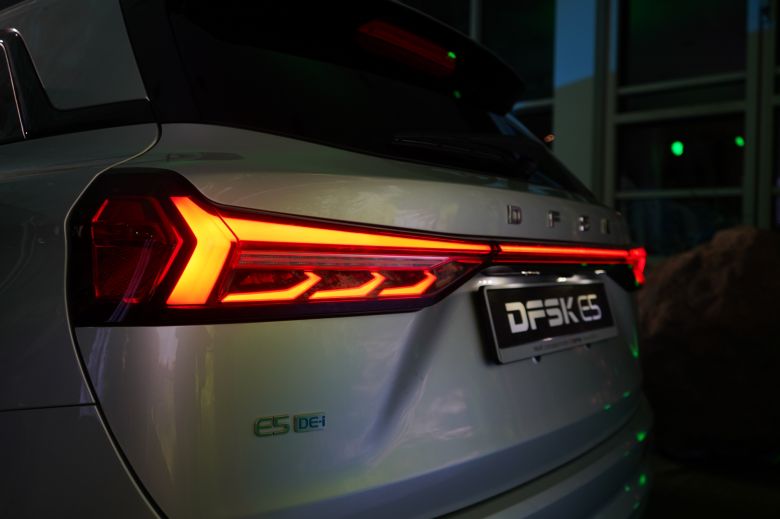 NIMR lance le SUV hybride rechargeable DFSK E5 PHEV et l'utilitaire électrique EC75 en Tunisie