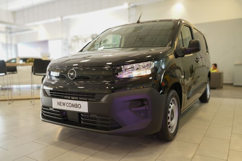 Opel Combo Cargo XL 1.6 L Diesel Confort L2H1 1000 kg
