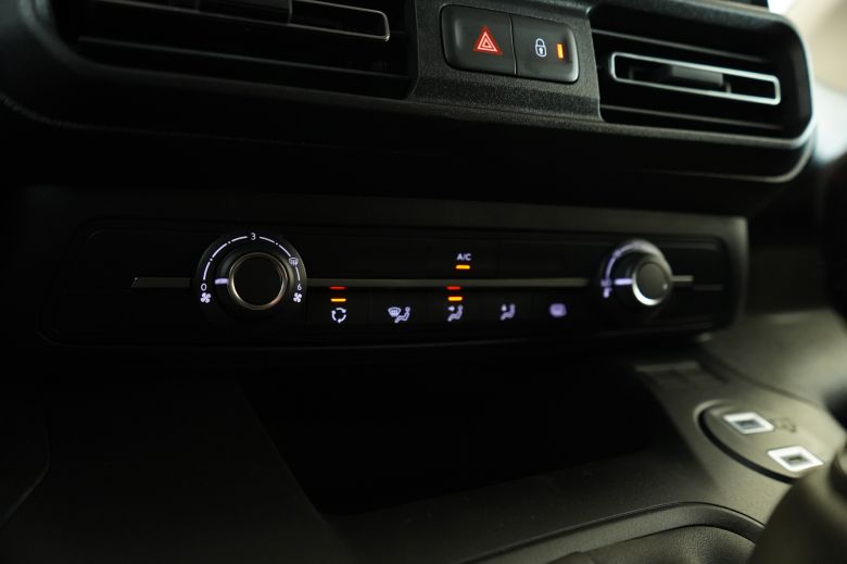 Opel Combo Cargo XL 1.6 L Diesel Confort L2H1 1000 kg