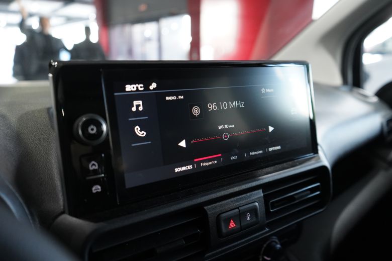 Rencontre professionnelle autour du nouveau Fiat Doblò Combi avec les chauffeurs de taxi