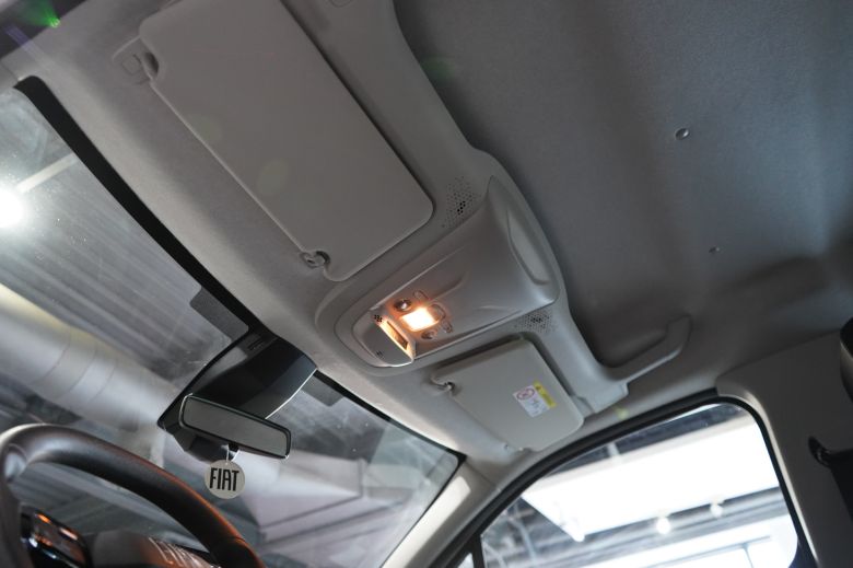 Rencontre professionnelle autour du nouveau Fiat Doblò Combi avec les chauffeurs de taxi