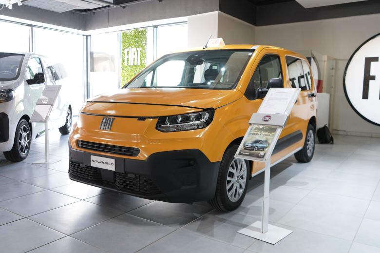 Rencontre professionnelle autour du nouveau Fiat Doblò Combi avec les chauffeurs de taxi