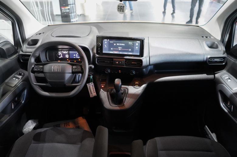 Rencontre professionnelle autour du nouveau Fiat Doblò Combi avec les chauffeurs de taxi