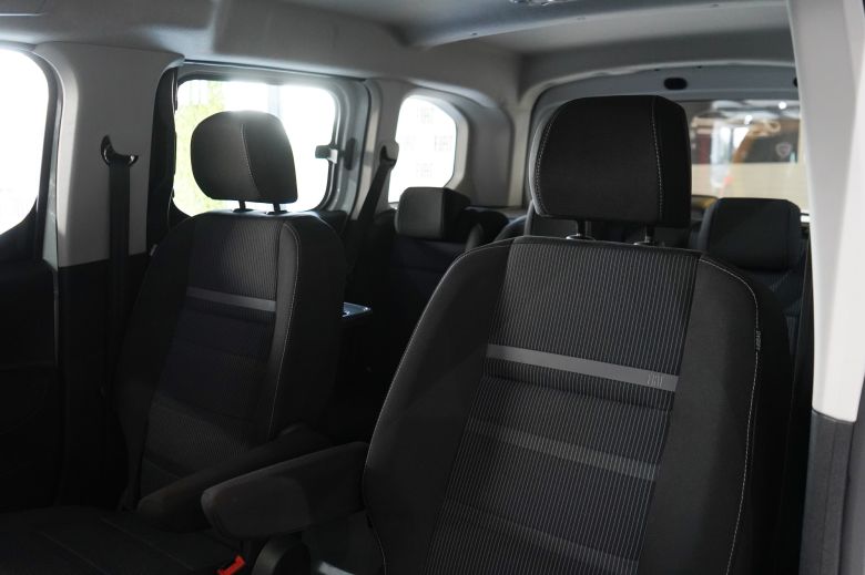 Rencontre professionnelle autour du nouveau Fiat Doblò Combi avec les chauffeurs de taxi
