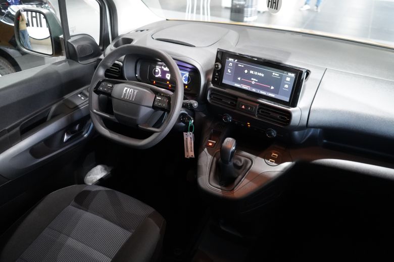 Rencontre professionnelle autour du nouveau Fiat Doblò Combi avec les chauffeurs de taxi