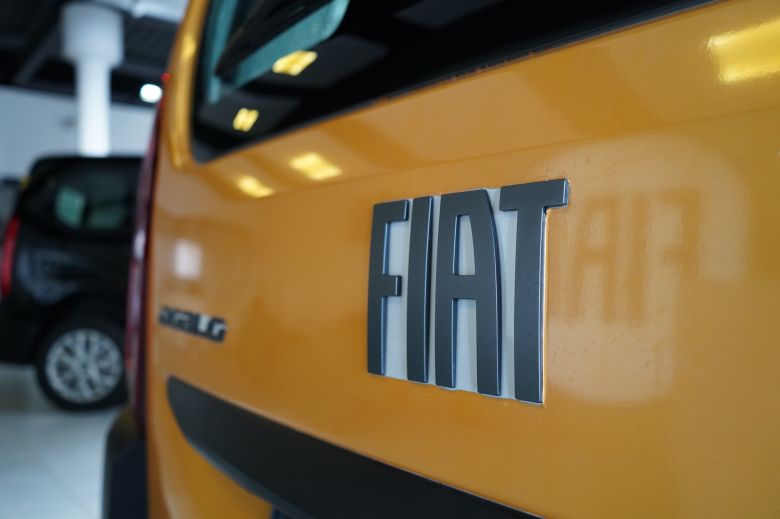 Rencontre professionnelle autour du nouveau Fiat Doblò Combi avec les chauffeurs de taxi