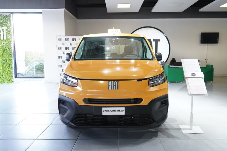 Rencontre professionnelle autour du nouveau Fiat Doblò Combi avec les chauffeurs de taxi