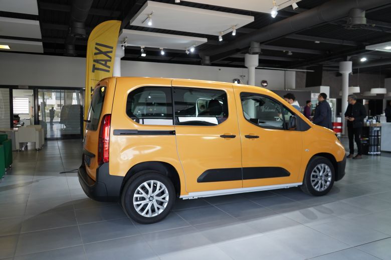 Rencontre professionnelle autour du nouveau Fiat Doblò Combi avec les chauffeurs de taxi