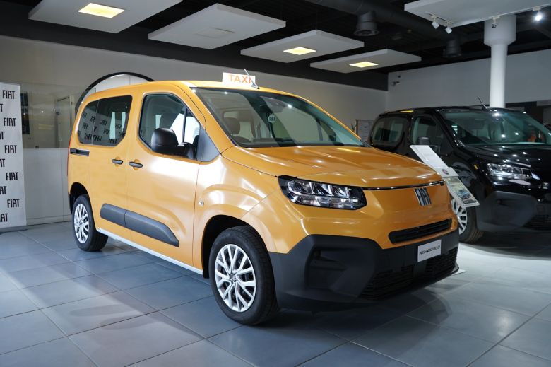 Rencontre professionnelle autour du nouveau Fiat Doblò Combi avec les chauffeurs de taxi