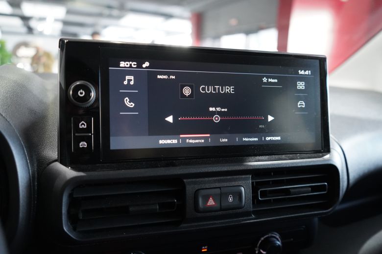 Rencontre professionnelle autour du nouveau Fiat Doblò Combi avec les chauffeurs de taxi