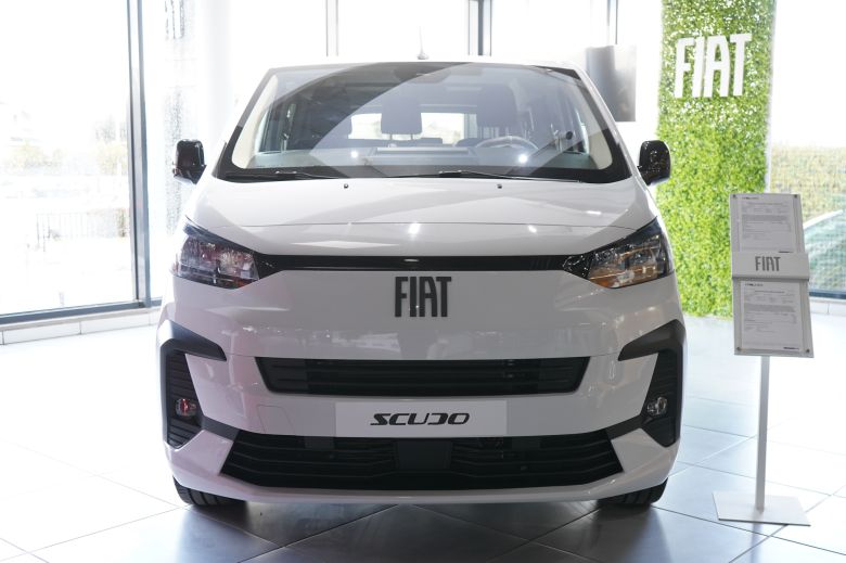 Rencontre professionnelle autour du nouveau Fiat Doblò Combi avec les chauffeurs de taxi