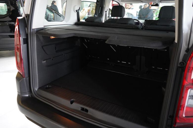 Rencontre professionnelle autour du nouveau Fiat Doblò Combi avec les chauffeurs de taxi