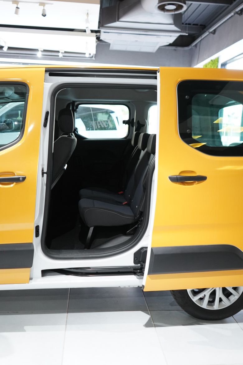 Rencontre professionnelle autour du nouveau Fiat Doblò Combi avec les chauffeurs de taxi