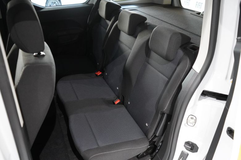 Rencontre professionnelle autour du nouveau Fiat Doblò Combi avec les chauffeurs de taxi