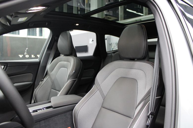 Volvo XC60 2.0 l T8 Recharge Ultra Black Edition