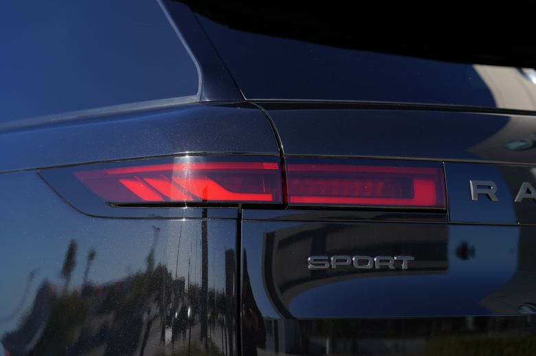 Land Rover Range Rover Sport 3.0 L P460 PHEV Dynamic SE