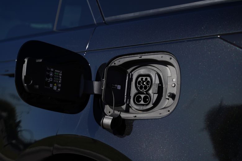 Land Rover Range Rover Sport 3.0 L P460 PHEV Dynamic SE