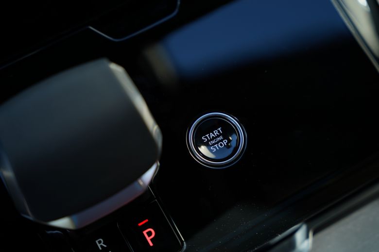Land Rover Range Rover Sport 3.0 L P460 PHEV Dynamic SE