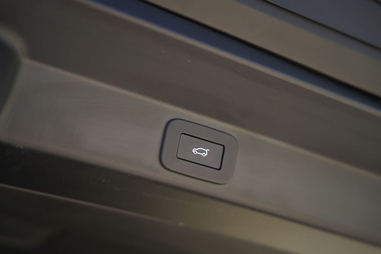 Land Rover Range Rover Sport 3.0 L P460 PHEV Dynamic SE