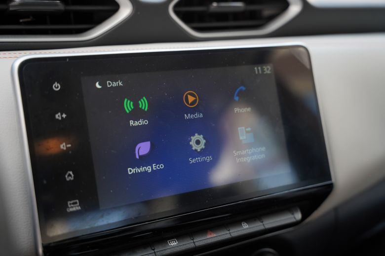 Nissan Magnite 1.0T CVT Tekna