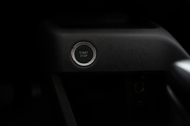 Nissan Magnite 1.0T CVT Tekna