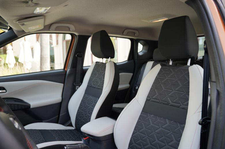 Nissan Magnite 1.0T CVT Tekna