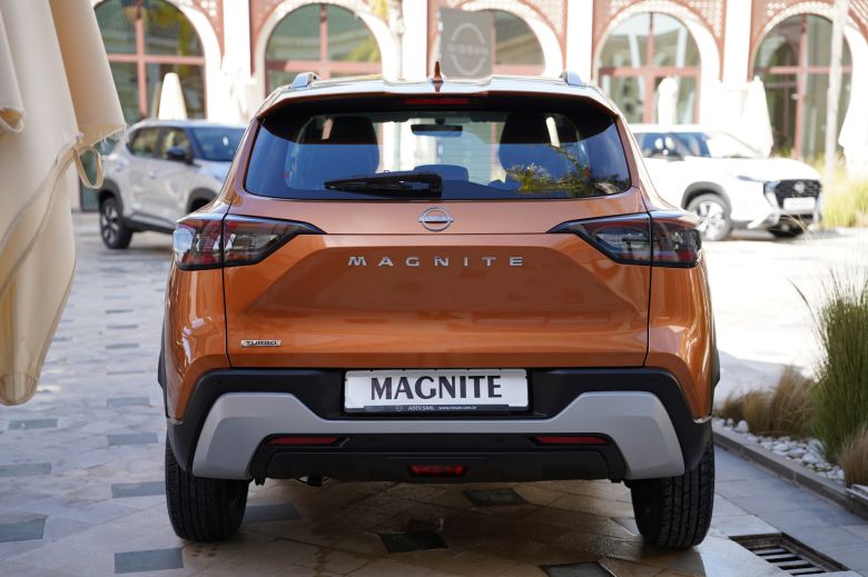 Nissan Magnite 1.0T CVT Tekna