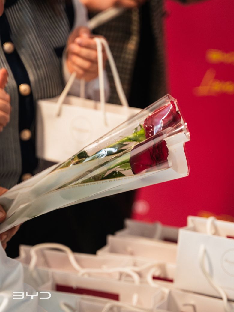 BYD Tunisie célèbre l’amour avec “BYD Keep Driving the Love”