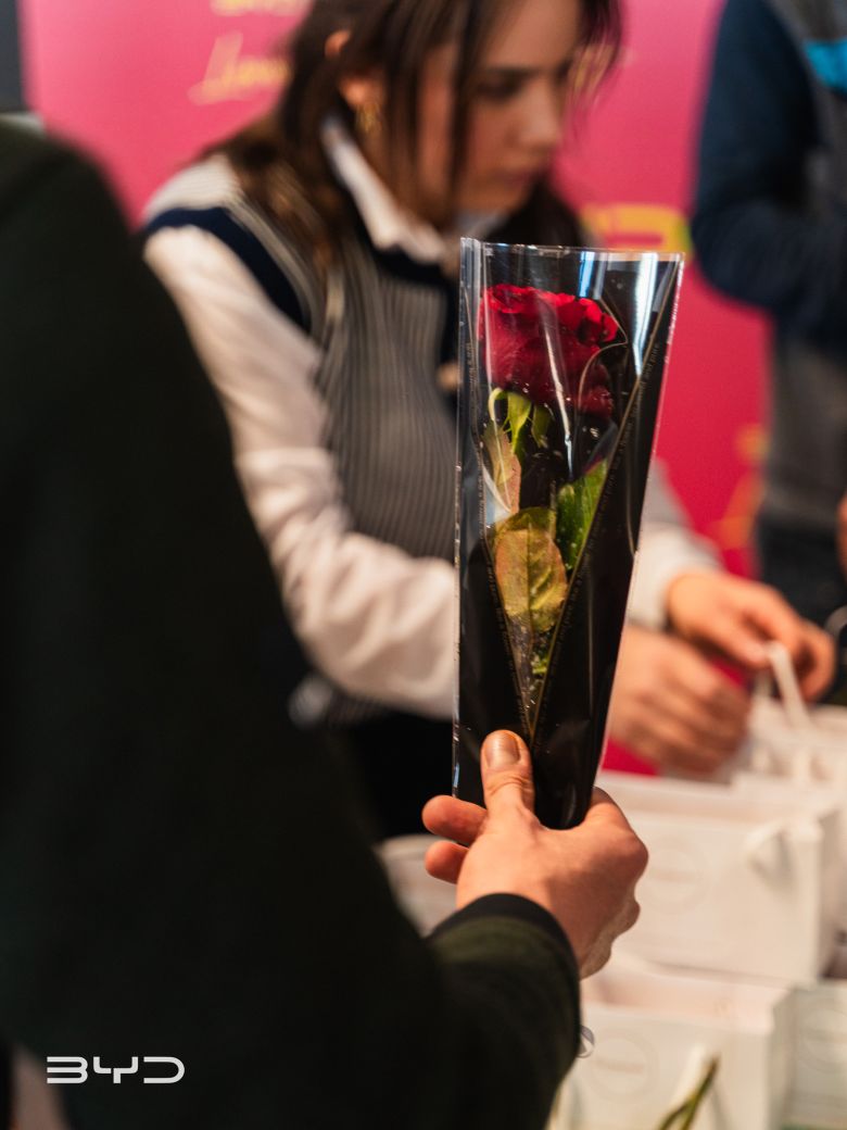 BYD Tunisie célèbre l’amour avec “BYD Keep Driving the Love”